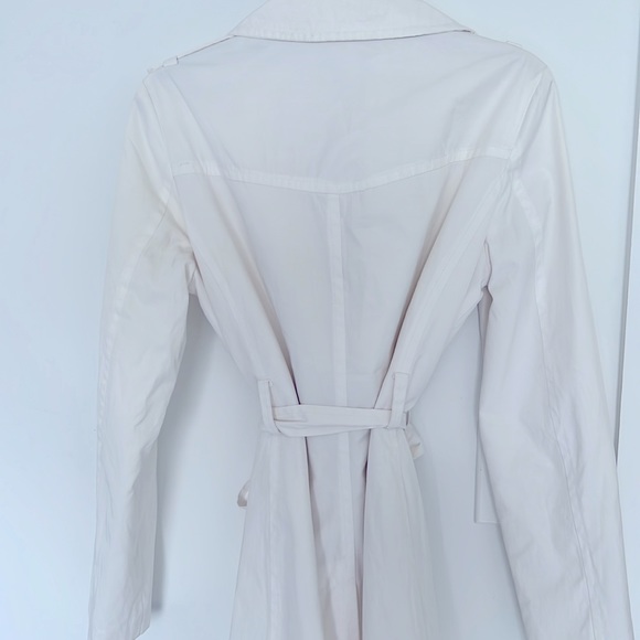 Express white raincoat/rain jacket/windbreaker. Size Lg. - Picture 2 of 3